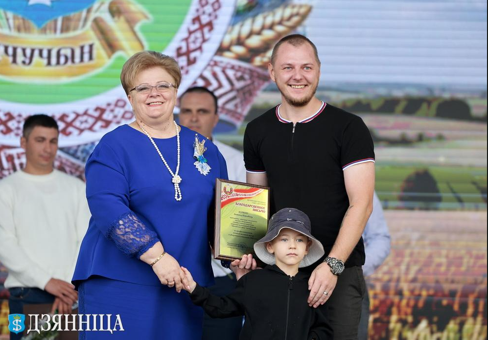 На открытой площадке Щучинского районного центра культуры и народного творчества прошел районный праздник «Дожинки-2026»
